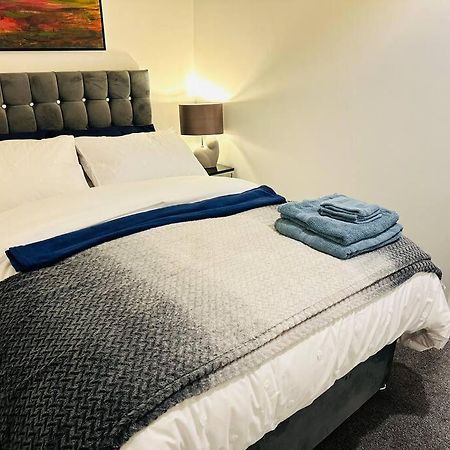 1 Luxe Exec Bedroom Apt 더비 외부 사진