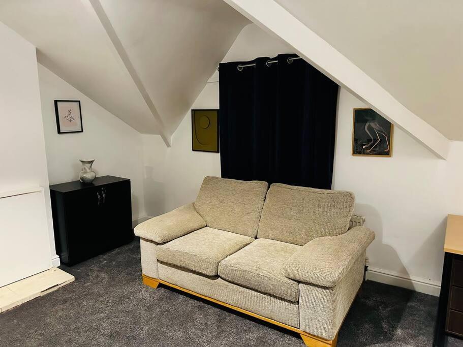 1 Luxe Exec Bedroom Apt 더비 외부 사진