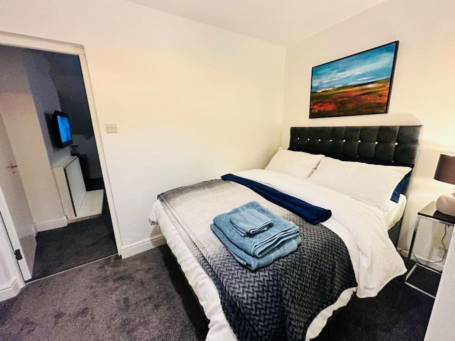 1 Luxe Exec Bedroom Apt 더비 외부 사진