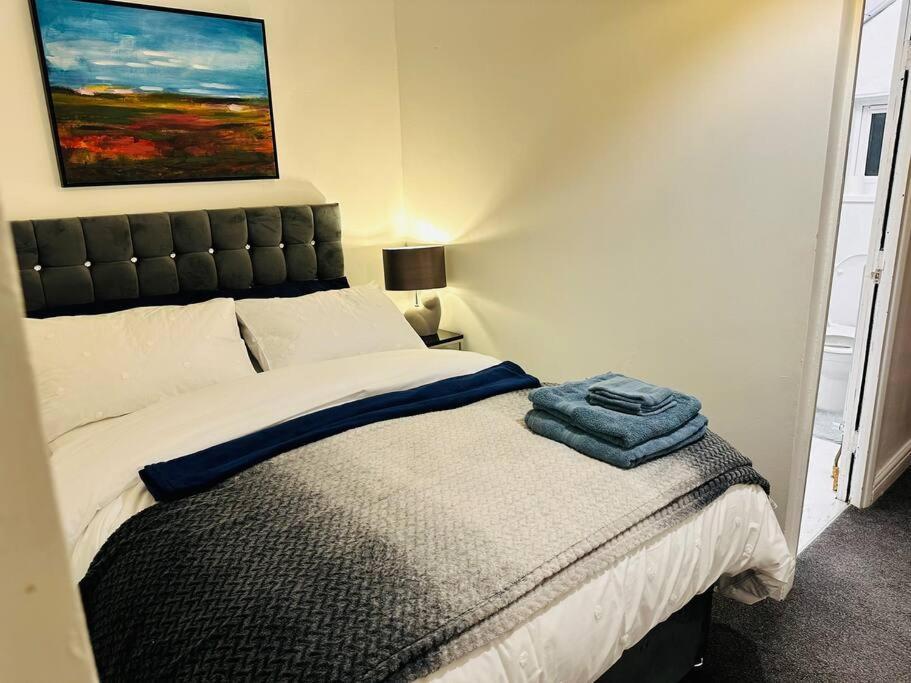 1 Luxe Exec Bedroom Apt 더비 외부 사진