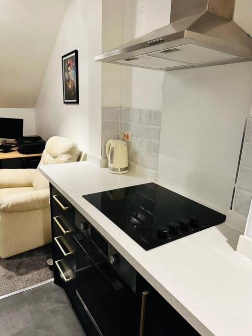1 Luxe Exec Bedroom Apt 더비 외부 사진