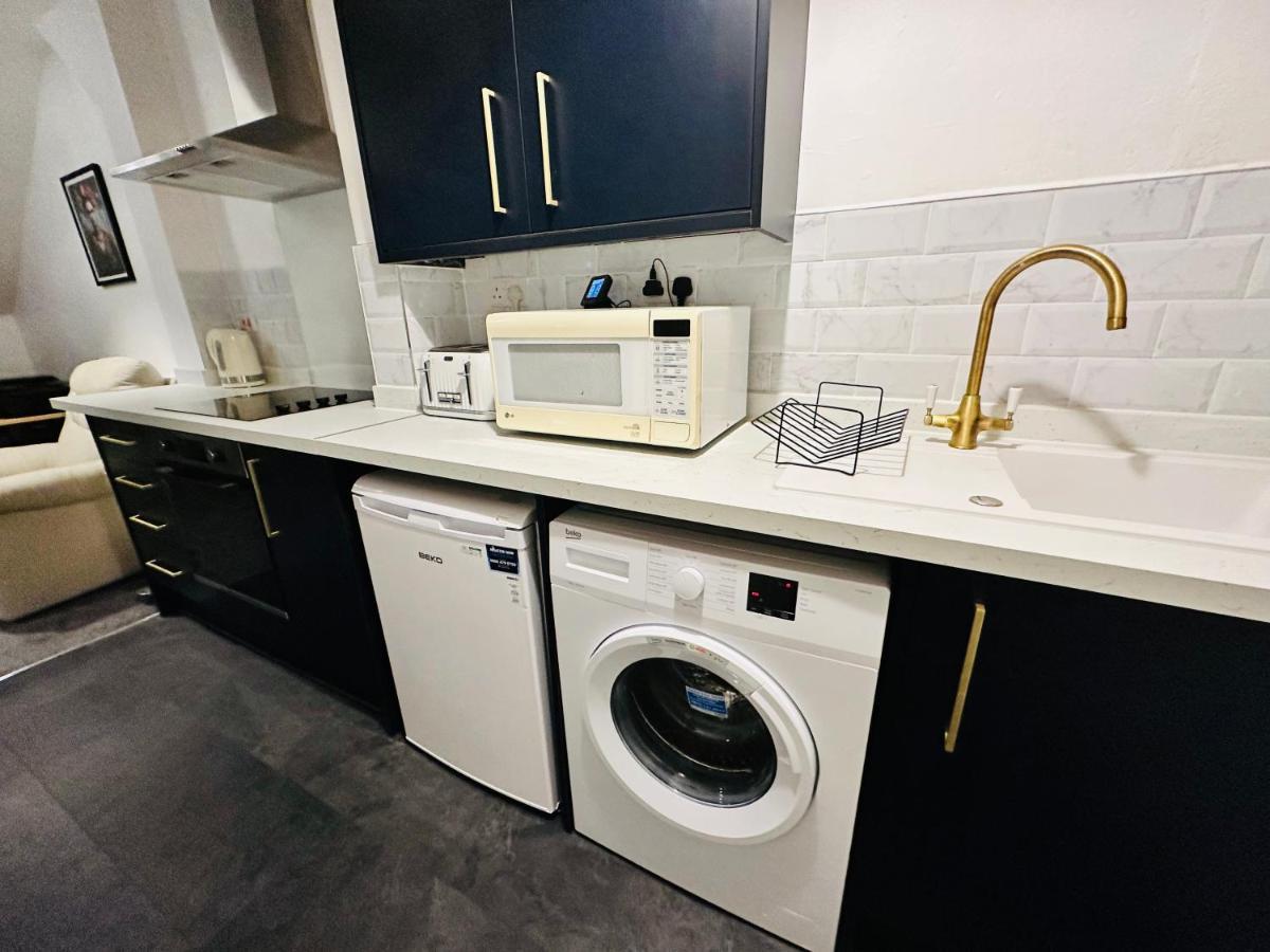 1 Luxe Exec Bedroom Apt 더비 외부 사진