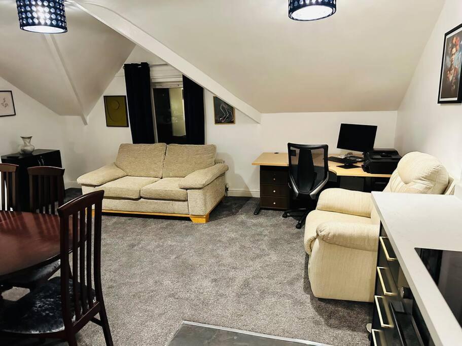 1 Luxe Exec Bedroom Apt 더비 외부 사진