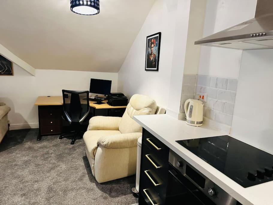 1 Luxe Exec Bedroom Apt 더비 외부 사진