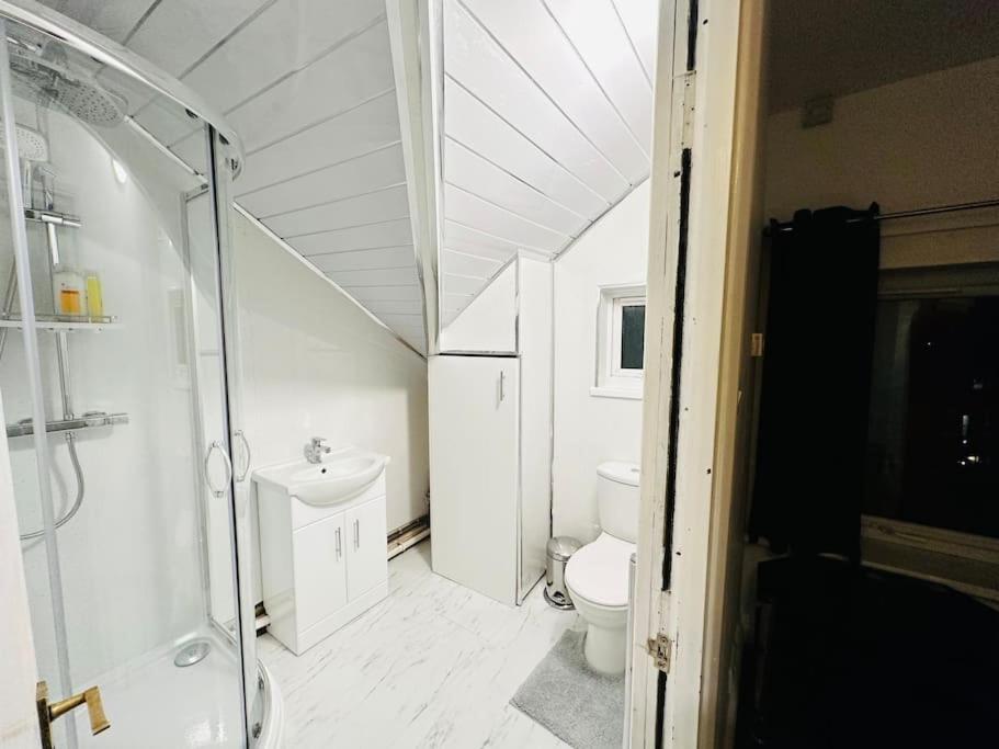 1 Luxe Exec Bedroom Apt 더비 외부 사진