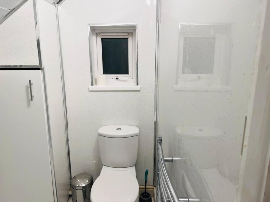 1 Luxe Exec Bedroom Apt 더비 외부 사진