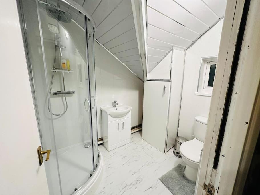 1 Luxe Exec Bedroom Apt 더비 외부 사진