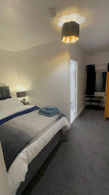 1 Luxe Exec Bedroom Apt 더비 외부 사진