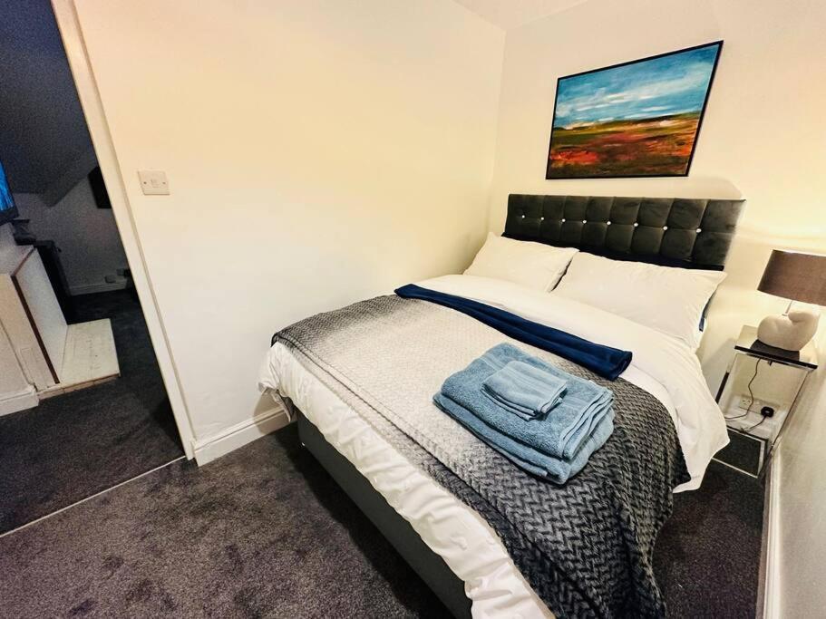1 Luxe Exec Bedroom Apt 더비 외부 사진