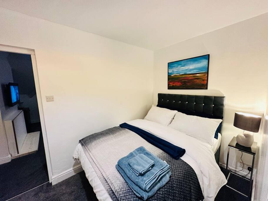 1 Luxe Exec Bedroom Apt 더비 외부 사진